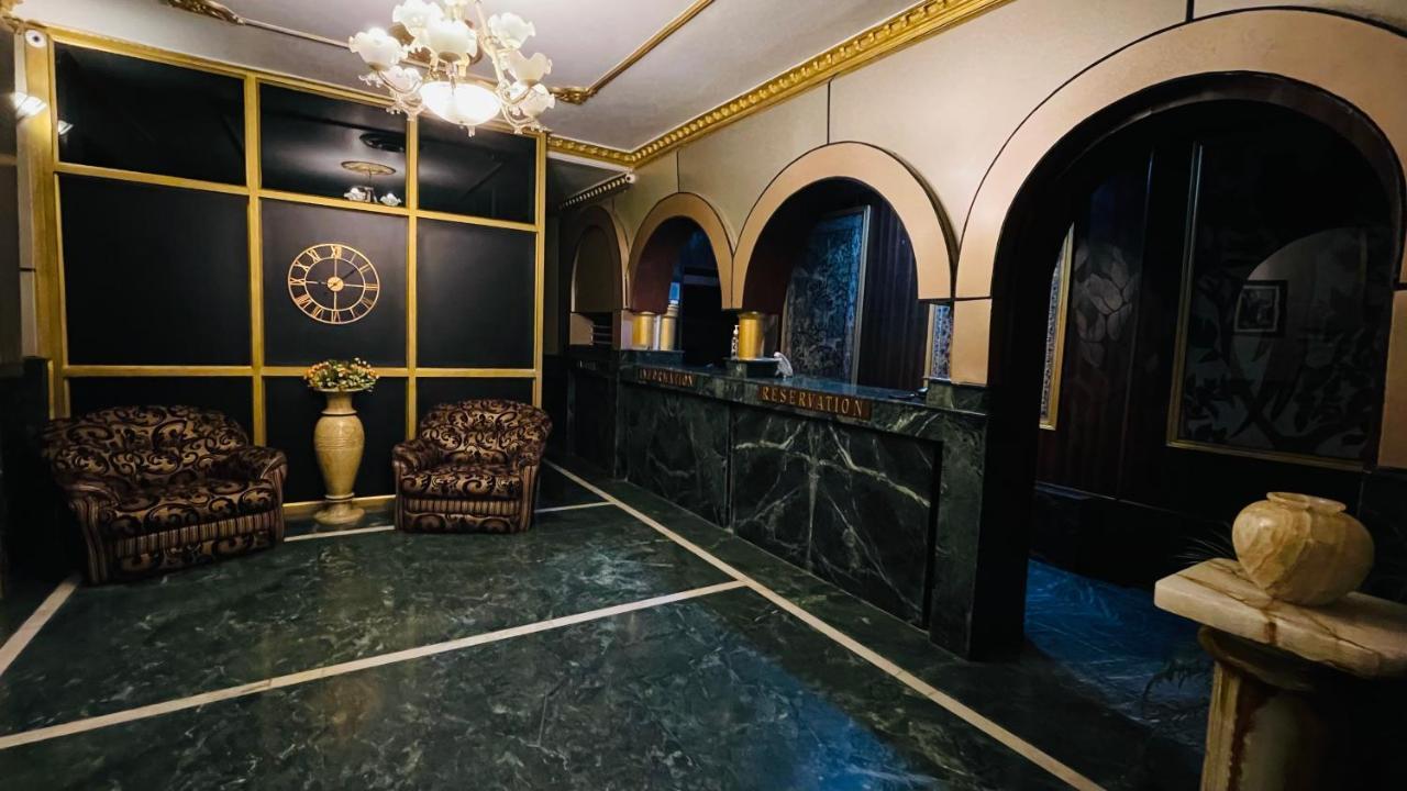 Hotel International Srinagar Exterior photo
