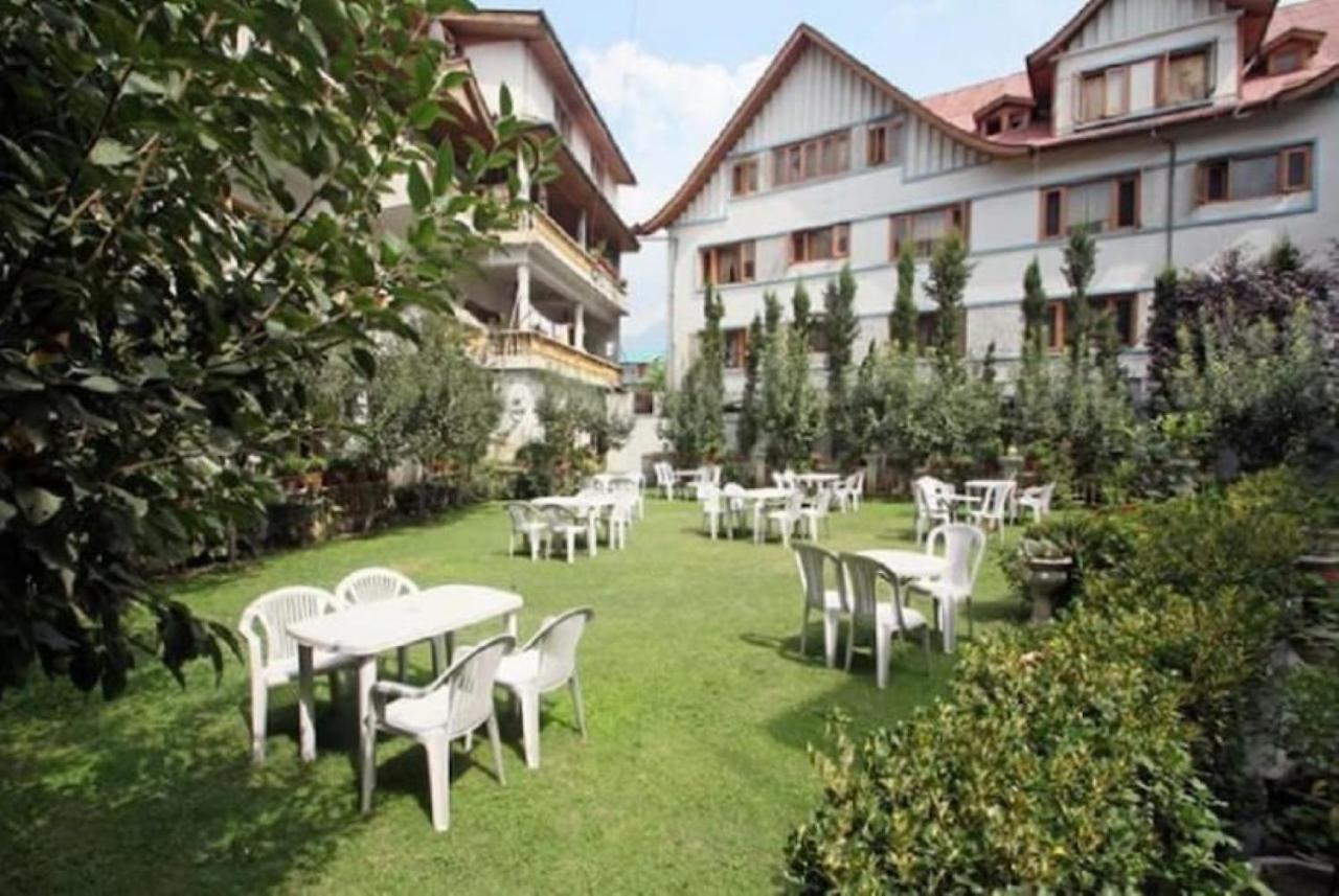 Hotel International Srinagar Exterior photo