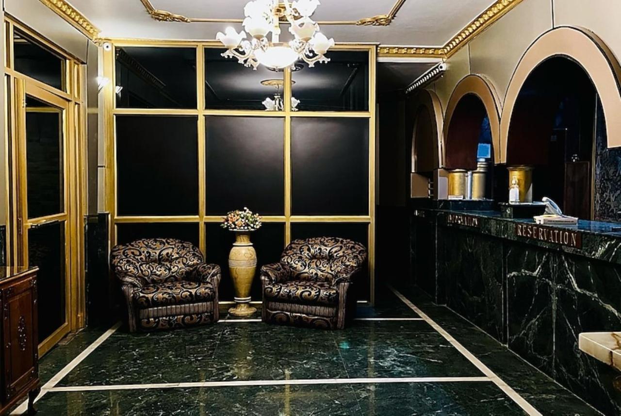 Hotel International Srinagar Exterior photo